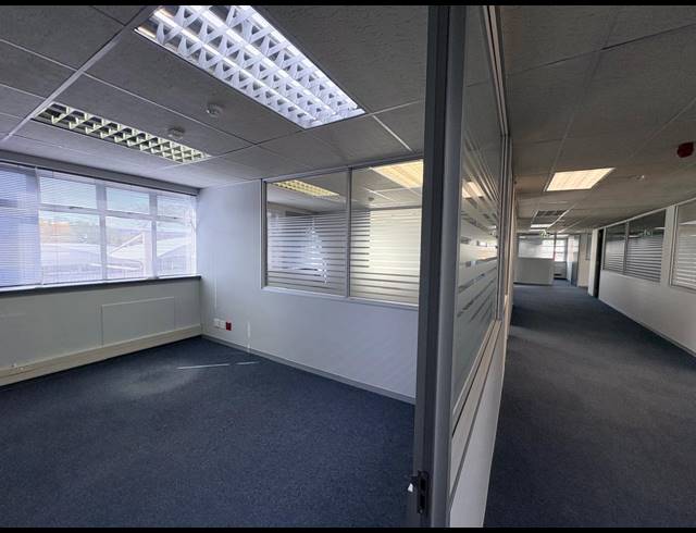 2,428M² OFFICE TO LET IN RANDJESPARK